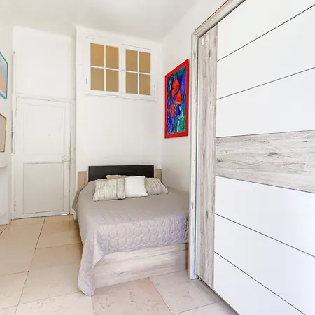 Herold-2 By Interhome شقة